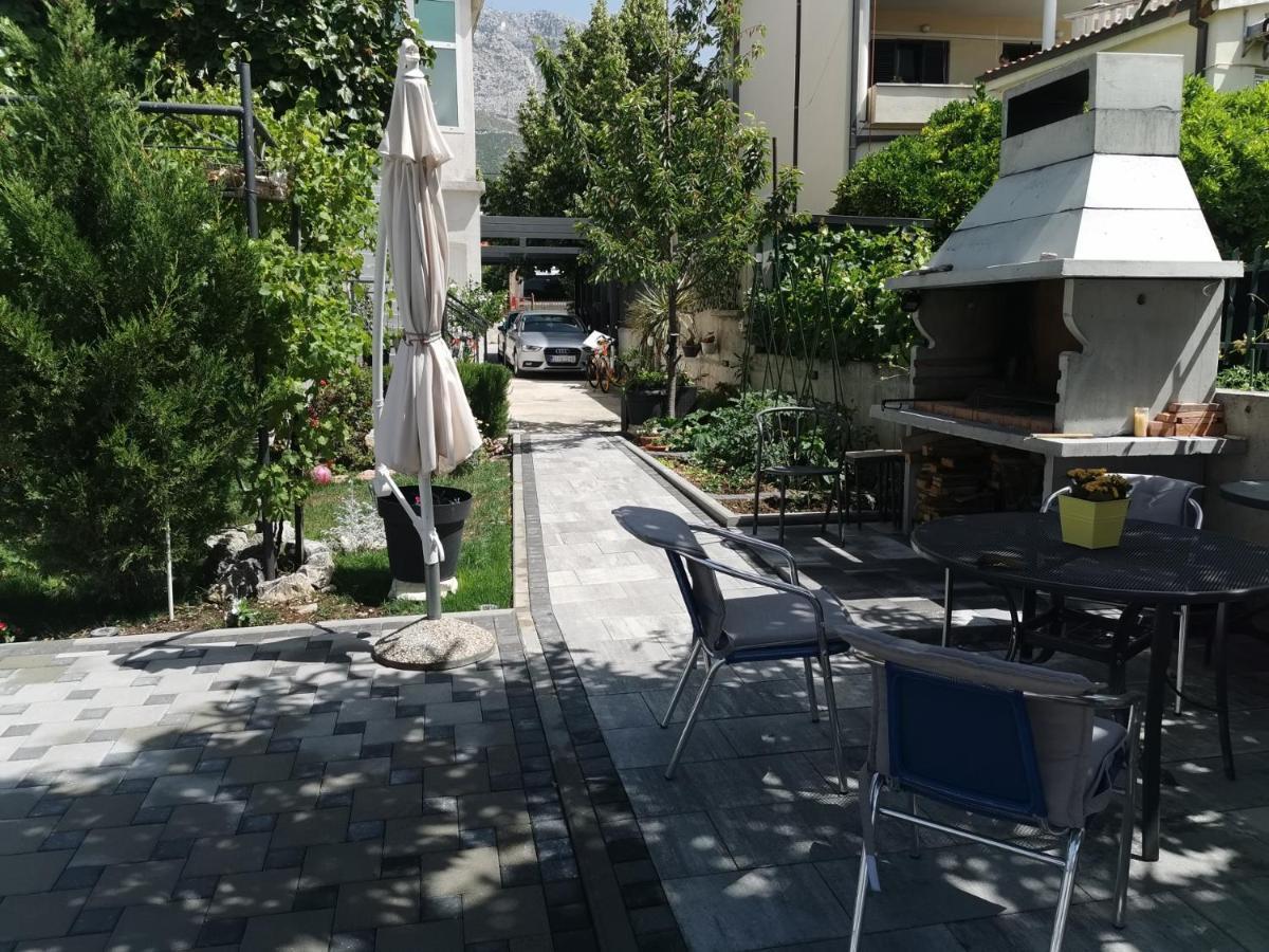Apartment D & N Каштела Экстерьер фото